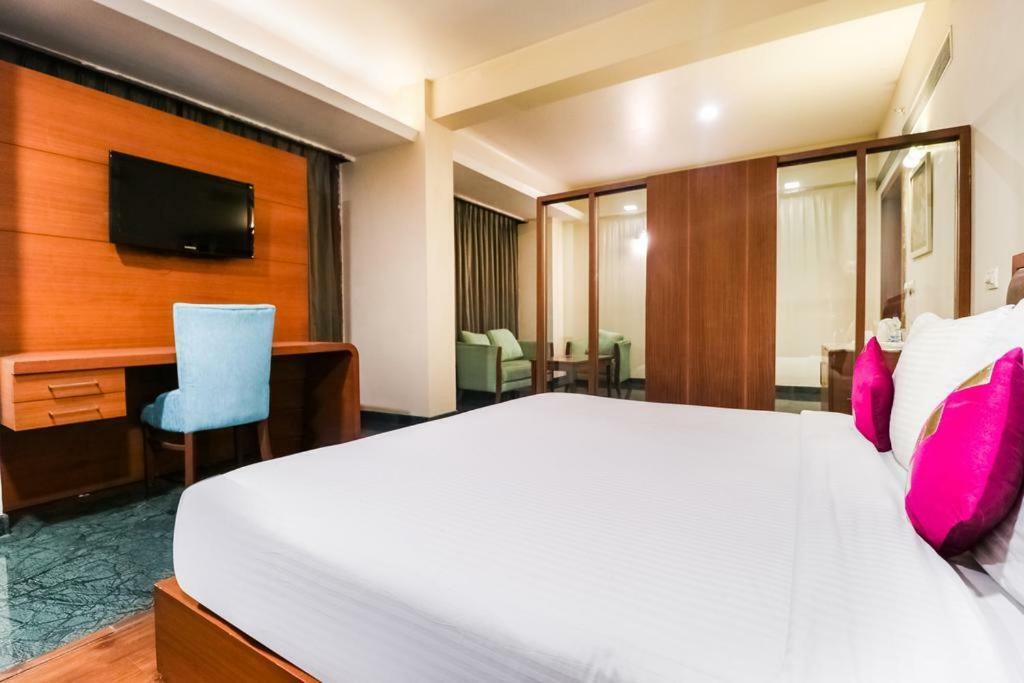 La Silver Leaf Hotel Nawashahr Ngoại thất bức ảnh