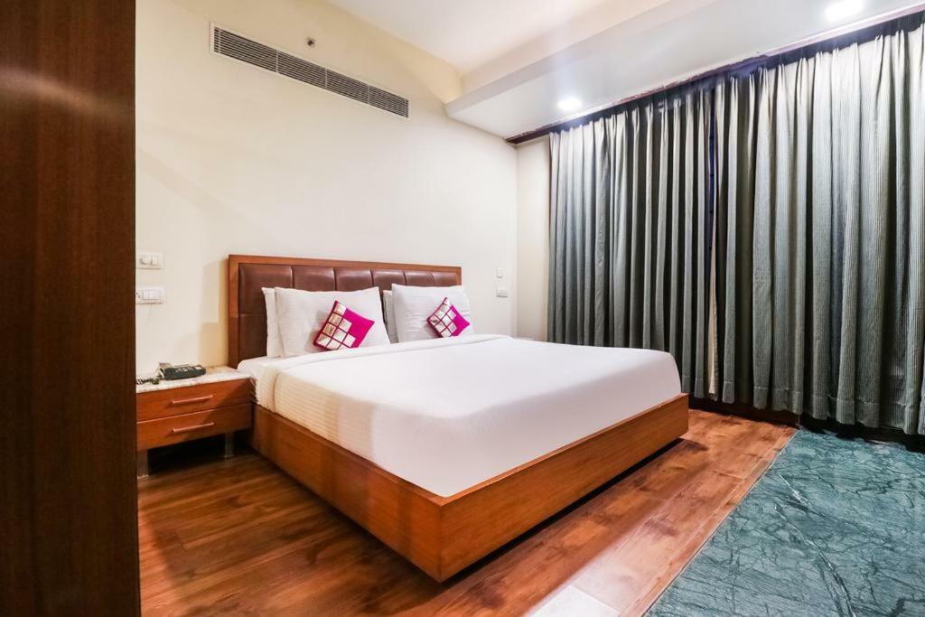 La Silver Leaf Hotel Nawashahr Ngoại thất bức ảnh