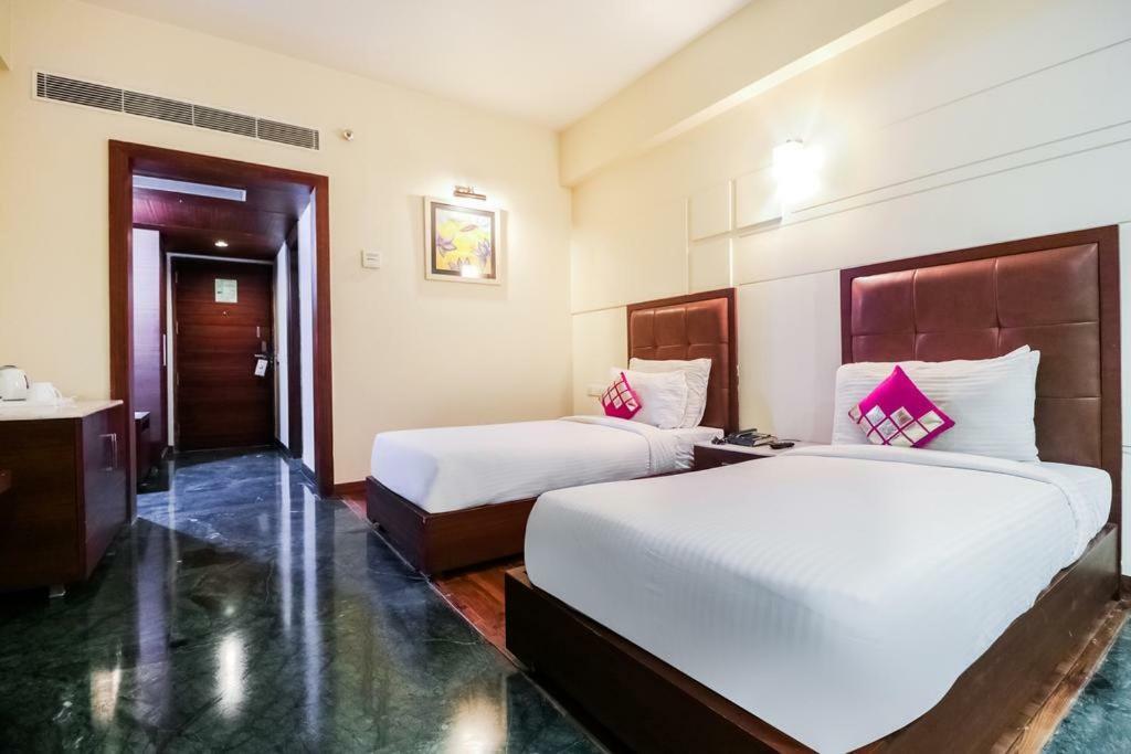 La Silver Leaf Hotel Nawashahr Ngoại thất bức ảnh
