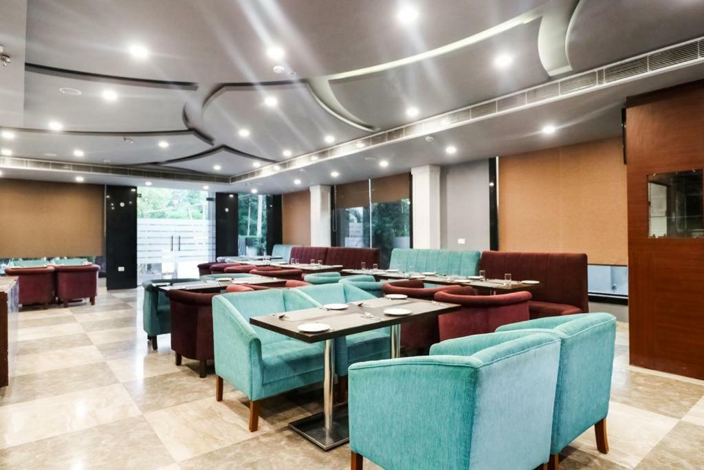 La Silver Leaf Hotel Nawashahr Ngoại thất bức ảnh