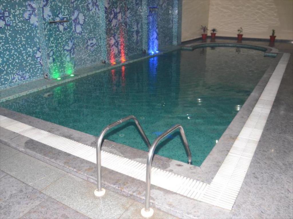 La Silver Leaf Hotel Nawashahr Ngoại thất bức ảnh